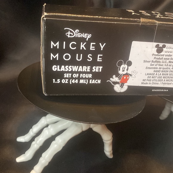 NIB Set of 4 Disney Mickie Mouse glassware set! 1.5oz! - Picture 4 of 5